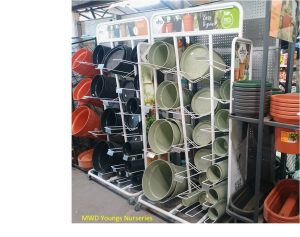 Plastic pots & trays
