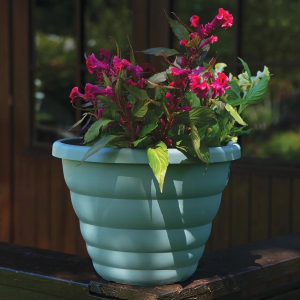 Town and Country Plastic Beehive Planter Pot -32cm grey - Image 2