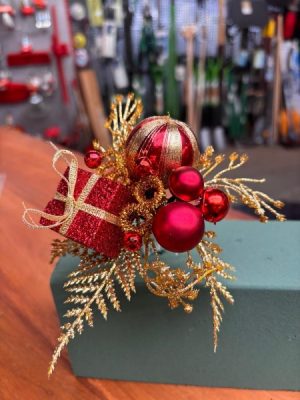 Red Parcel/Fern Christmas Decoration x1