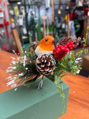 Robin/Pine Christmas Decoration x1